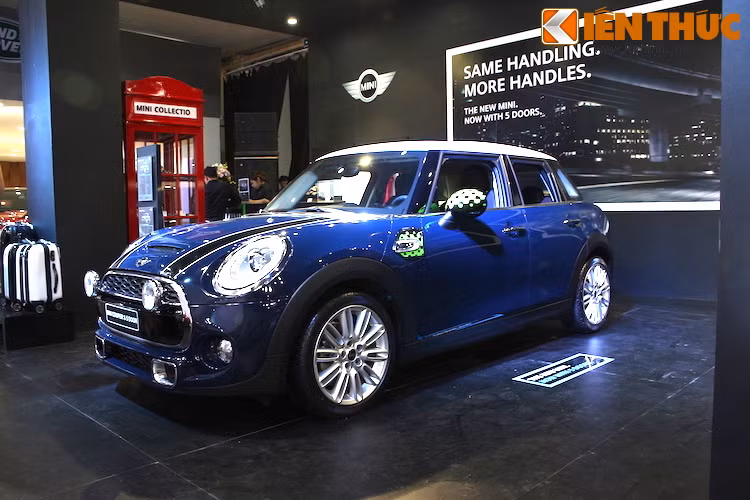 Tại triển lãm ôtô Quốc tế Việt Nam lần đầu được tổ chức này, MINI đã mang tới 4 mẫu xe chính là MINI Countryman Cooper S, Cooper S 3 cửa/5 cửa và Cooper S Convertible.