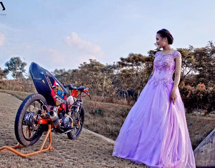 Tuy nhiên, cô cho biết rằng sẽ "quay trở lại cuộc chơi" trong tương lai với một chiếc xe môtô mới.