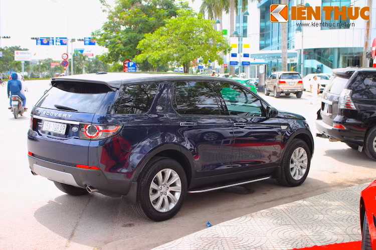 Không chỉ thu hút khách hàng đang có nhu cầu mua xe, chương trình của Jaguar Land Rover còn thu hút được sự quan tâm của những chủ xe tại Hải Phòng với dịch vụ chăm sóc, bảo dưỡng, kiểm tra xe miễn phí.