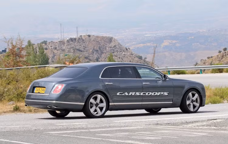 Sức mạnh của xe được dự đoán sẽ là khối động cơ 6,75 lít Twin Turbo giống như Mulsanne thường. Vẫn chưa rõ liệu Bentley có quyết định nâng cấp động cơ để có thể "kéo" trọng lượng của phiên bản này hay không.