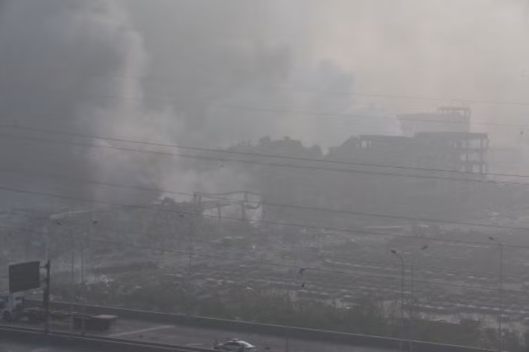 Cho tới thời điểm hiện tại, đã có 50 người được xác định là đã bị tử vong do vụ nổ, 500 người phải nhập viện, trong đó có 71 người trong tình trạng cực kỳ nguy kịch. Sức công phá của vụ nổ lớn tới nỗi người dân sống cách hiện trường khoảng vài cây số cũng có thể cảm nhận được chấn động.