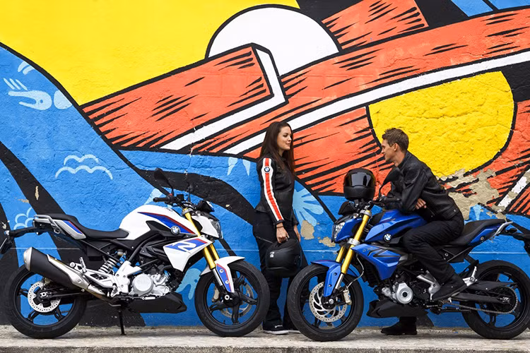 Đối thủ cạnh tranh chính của mẫu naked-bike G310R nhà BMW sẽ là KTM Duke 390, bên cạnh đó là một số chiếc naked như Honda CB300R, Yamaha MT-03... và cả Ducati Scrambler Sixty2 nữa.