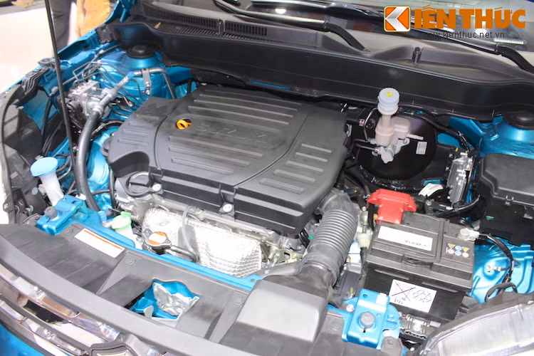 Phiên bản Vitara tại Việt Nam sử dụng động cơ 1.6 lít công suất 120 mã lực và mô-men xoắn cực đại 156 Nm, kết hợp cùng hộp số tự động 6 cấp.