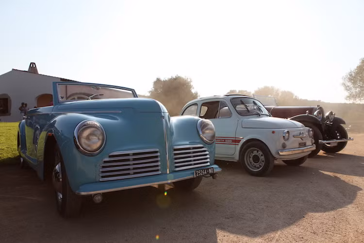 Dàn xe tại Concorso d’Eleganza Poltu Quatu 2015 cũng rất đa dạng, không phân biệt kiểu dáng, chủng loại, năm sản xuất...