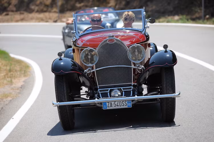 Năm nay, "ngôi sao" tại Concorso d’Eleganza Poltu Quatu 2015 là một chiếc Bugatti Type 49, là một trong số 470 chiếc được chế tạo từ 1930-1934.
