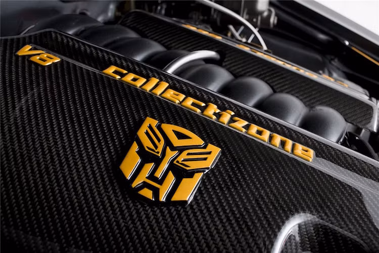 Các nâng cấp khác của xe bao gồm hệ thống treo thể thao, phanh Wilwood và cầu sau đường kính 9 inch của Ford.