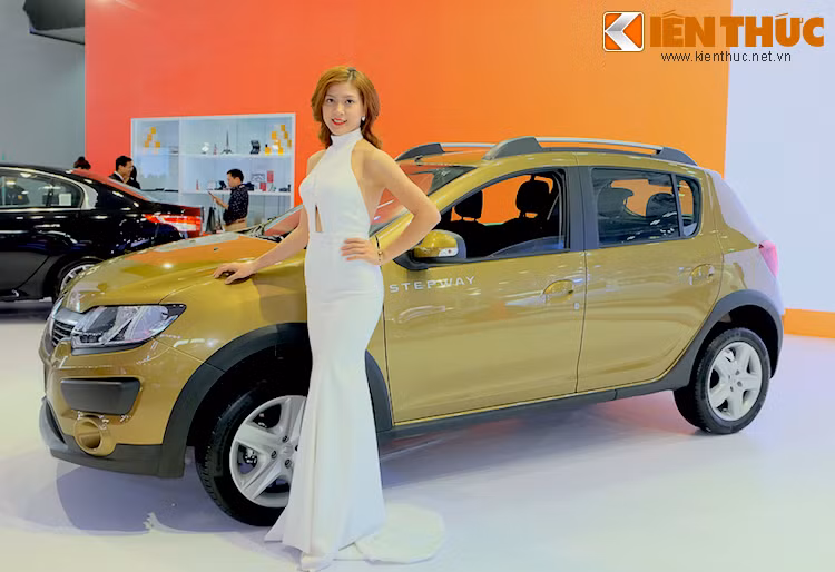 Tại Việt Nam, giá bán của mẫu xe hatchback Renault Sandero Stepway là 620 triệu đồng.