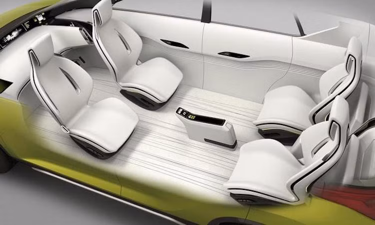 Là một chiếc concept, các nhà thiết kế của Mitsubishi đã có dịp được tự do thể hiện ý tưởng trên Concept AR. Điều này được thể hiện rõ nhất qua nội thất cực rộng với 4 ghế ngồi độc lập của xe, với hàng ghế trước có thể xoay ngược lại đối diện với ghế sau.