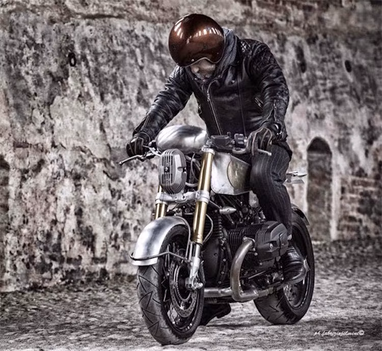 Giữ lại khung, động cơ, hệ thống giảm xóc và bánh xe của chiếc R Nine T hiện đại, nhưng bản độ Moto Sumisutra đã thể hiện được tinh thần của chiếc BMW R32 với các chi tiết thủ công không thể bị "đụng hàng".