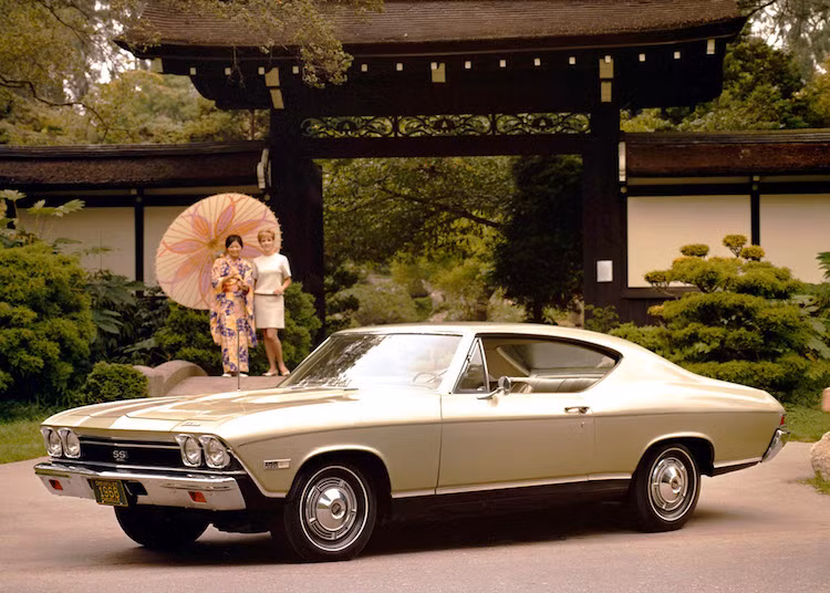 Malibu là sự kết nối giữa các dòng xe cỡ lớn và dòng xe compact Chevy II, đại diện cho sự ra đời của phân khúc xe hạng trung, phân khúc đã phát triển với mức doanh số cao nhất trong ngành công nghiệp ôtô.