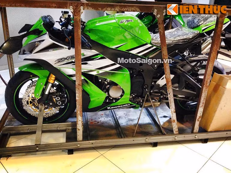 ZX-10R về VN là bản kỷ niệm 30 năm dành cho thị trường châu Âu.
