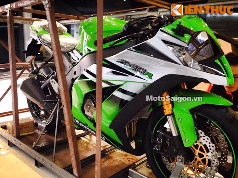 Xe có giá bán chính hãng 549.000.000 VND.