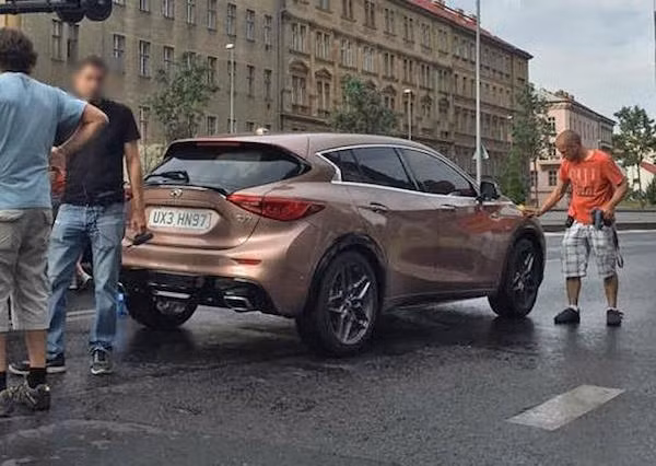 Infiniti he lo ve Q30 - doi thu cua Mercedes A-Class-Hinh-2