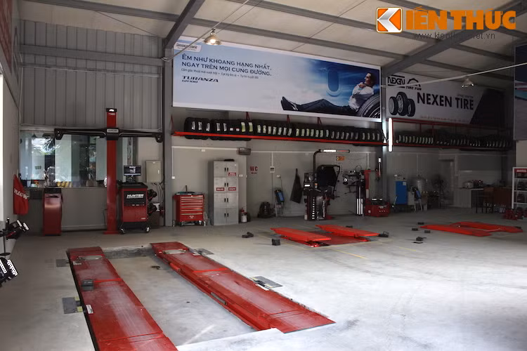 Tổ hợp Tirefun được chia thành 3 khu vực chính gồm nhà xưởng, khu vực đón tiếp khách hàng và cafe Garafun.