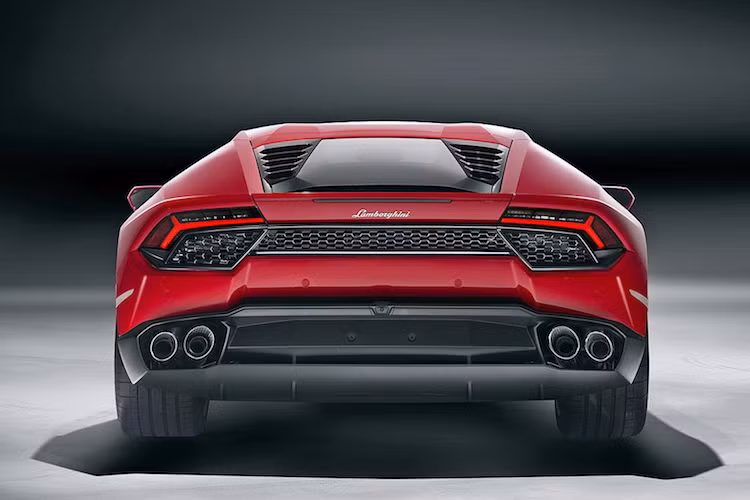Tại châu Âu, Lamborghini đã bắt đầu mở đơn đặt hàng cho Huracan LP580-2 với giá dự kiến là 150.000 Euro.