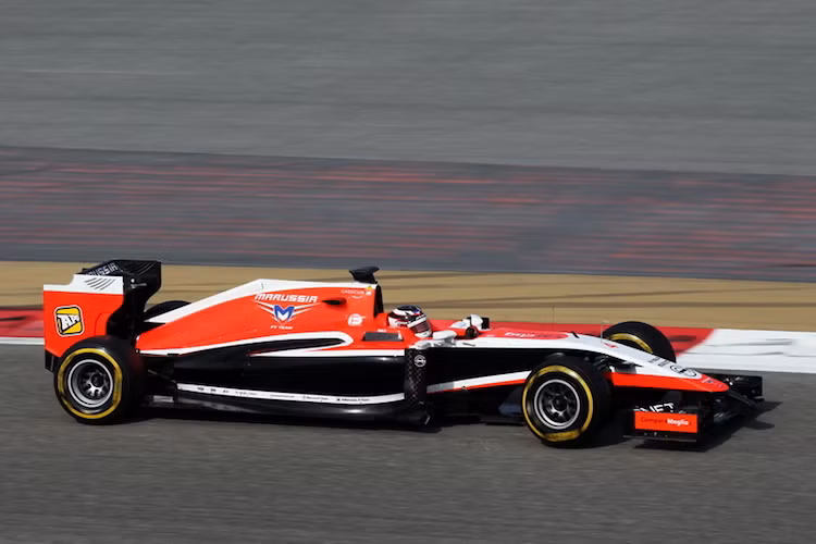 Vào năm 2010, Marussia thậm chí còn có đội đua riêng tại giải F1, khi bỏ một số tiền lớn để mua lại đội Virgin Racing của Anh.
