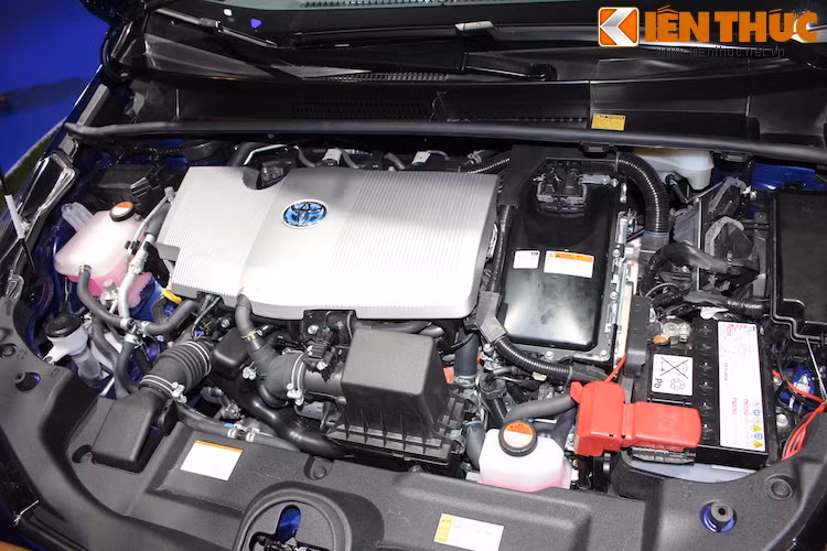 Thay vì tập trung đầu tư vào các tiện nghi trong nội thất, Toyota đã nghiên cứu để hệ động lực hybrid trên Prius mới trở nên tiết kiệm nhiên liệu hơn 10% so với thế hệ cũ.