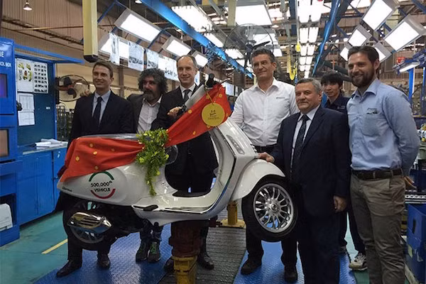 Piaggio Viet Nam cho “ra lo” chiec xe thu 500.000-Hinh-2