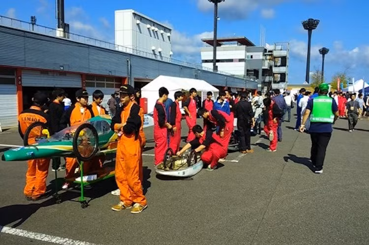 Hàng năm, cuộc thi Lái xe sinh thái - Tiết kiệm nhiên liệu Honda là một sân chơi bổ ích &amp; lý thú dành cho những người say mê công nghệ và sáng tạo. Tại Việt Nam, cuộc thi này không chỉ thu hút được sinh viên từ các trường đại học kỹ thuật, mà còn cả nhiều đội tham gia không chuyên, thậm chí là cả các gia đình.
