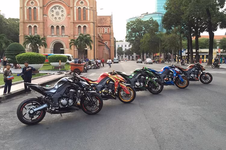 Tất cả những chiếc xe này đều thuộc thế hệ thứ 4 và 5, phiên bản 2014 và 2015.