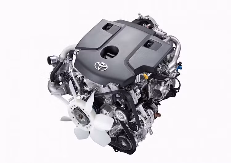 Ngoài ra, chiếc xe còn có thêm phiên bản động cơ diesel 2.4l 4 xi-lanh 2GD-FTV giống như Hilux và Fortuner mới, cho công suất 147 mã lực.
