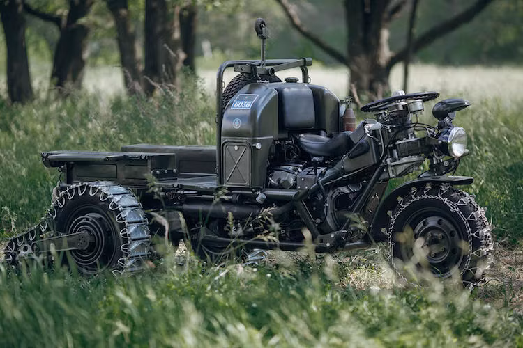 Trong tiếng Ý, Autoveicolo Da Montagna có nghĩa là "xe vượt núi". Đúng như tên gọi, mẫu xe 3 bánh của hãng xe Moto Guzzi được thiết kế vào thập niên 60 để cho lực lượng Alpini của quân đội Ý có thể vượt núi một cách dễ dàng.