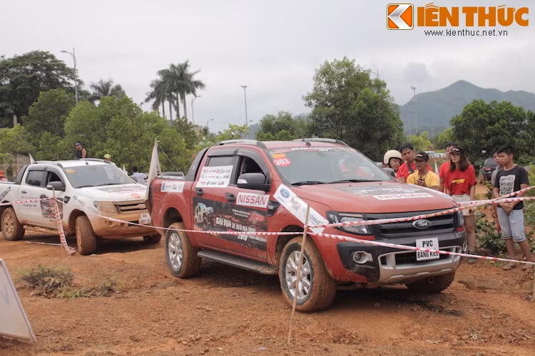 Bài thi số 9 dành riêng cho xe bán tải, với một thử thách đặc biệt đó là kéo xe đầu kéo.