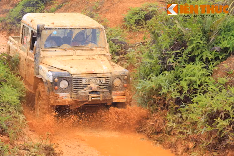 Bài thi dưới suối cạn cũng là một điểm hấp dẫn khác tại VOC 2015, tuy nhiên trên thực tế nhiều chỗ đã trở thành những đoạn đường lầy lội do trận mưa lớn vào buổi sáng.