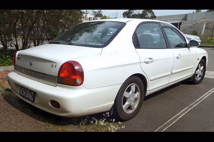 Chiếc xe được trang bị động cơ hoàn toàn do Hyundai thiết kế và hệ thống treo thông minh HIVEC.