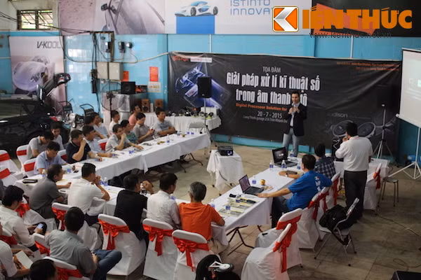 Chuyen gia Y toa dam ve am thanh so tren oto tai Ha Noi