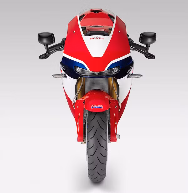 Thiết kế của xe gần như y hệt mẫu xe đua MotoGP RC213V.