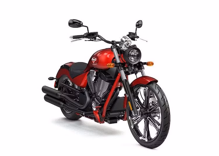 Là một dòng xe truyền thống của Victory, chiếc Vegas được trang bị bánh trước với thiết kế Falchion độc đáo và bản lốp mỏng theo phong cách chopper.