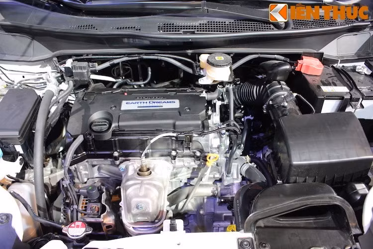 Honda Odyssey tại Việt Nam được trang bị động cơ 2.4l 4 xi-lanh thẳng hàng DOHC i-VTEC có công suất tối đa 173 mã lực và mô-men xoắn cực đại 225 Nm.