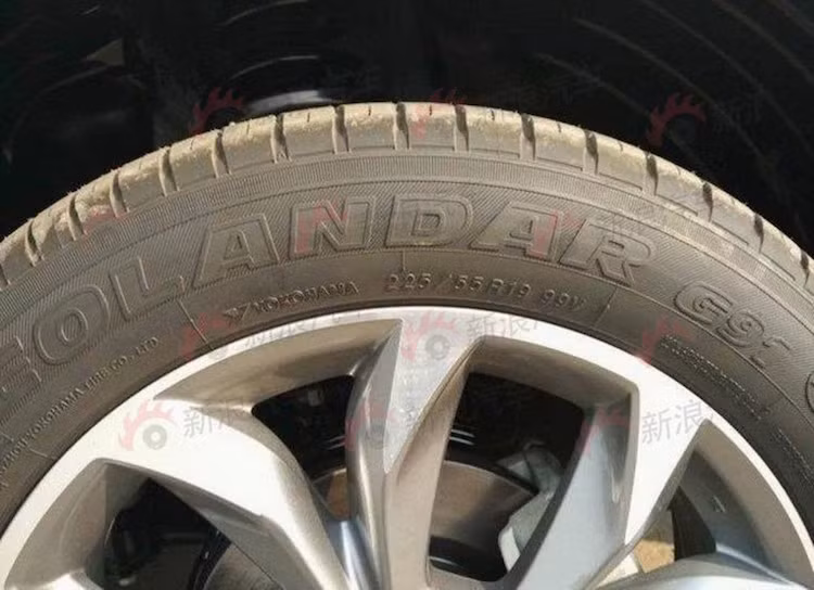 Kích thước dự đoán dài x rộng x cao của xe lần lượt là 4,6 - 1,9 và 1,5 mét.