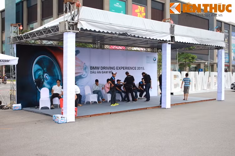 Sau khi được tổ chức ở TP.HCM 3 ngày vào tuần trước, BMW Driving Experience 2015 đã tiếp tục diễn ra tại Hà Nội.