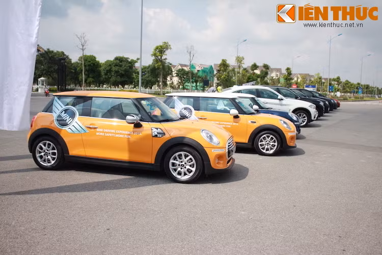 Đặc biệt chương trình năm nay còn có sự xuất hiện của những chiếc MINI, bao gồm MINI Cooper S 3-cửa, MINI Cooper 5-cửa và MINI Countryman Cooper S.
