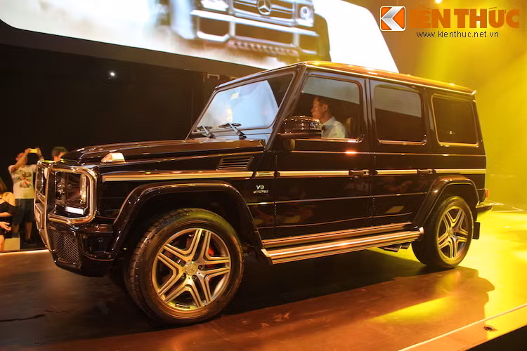 Cuối cùng, với chủ đề sức mạnh và tốc độ, phần 3 của bộ sưu tập Avolution sẽ "kích thích" được những "fan" của các dòng xe thể thao hiệu năng cao với các đại diện từ Mercedes-AMG.