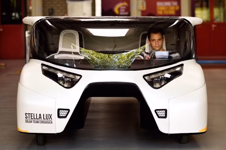 Nhằm đạt hiệu quả khí động học cao nhất, thân xe có dạng chữ U ngược nếu nhìn từ phần đầu,sau đó thuôn dài dần về phía sau.