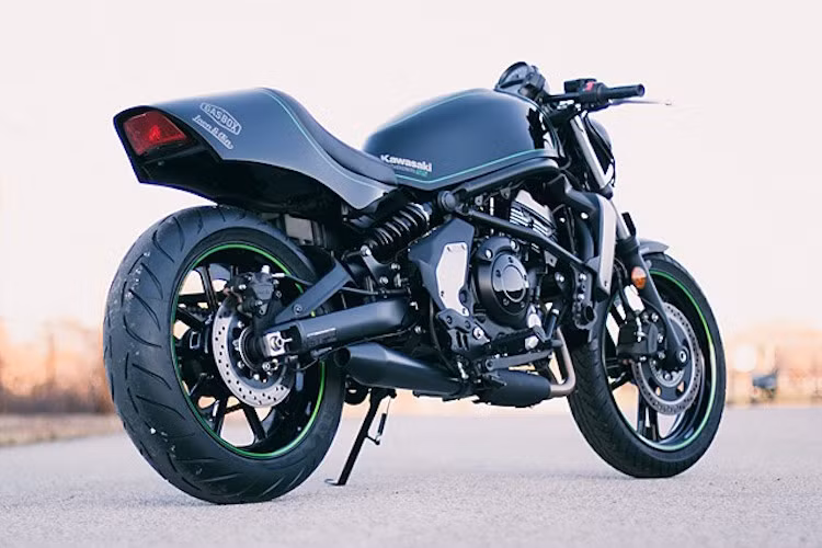 Động cơ của Vulcan S mới được tinh chỉnh từ chính người anh em Versys 650 và ER6, loại dung tích 649 phân khối làm mát bằng dung dịch, công suất 61 mã lực tại vòng tua 7.500 vòng/phút và mô-men xoắn cực đại 63 Nm tại 6.600 vòng/phút.