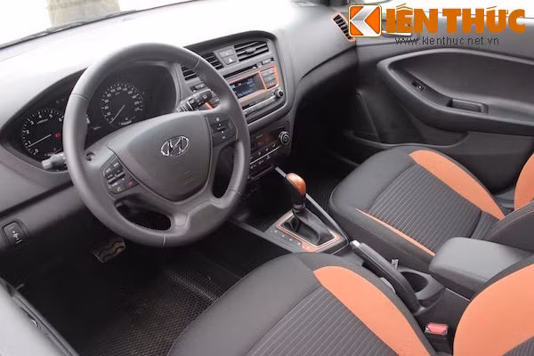 Lan dau cam lai Hyundai i20 Active tai Viet Nam-Hinh-6