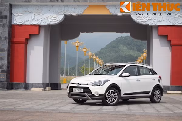 Lan dau cam lai Hyundai i20 Active tai Viet Nam-Hinh-15