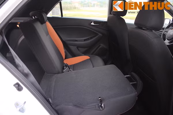 Lan dau cam lai Hyundai i20 Active tai Viet Nam-Hinh-9