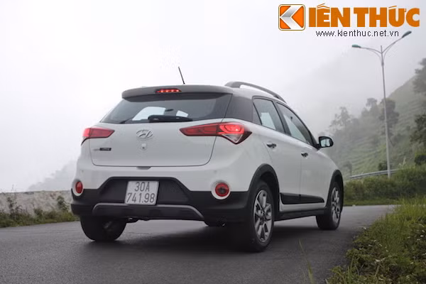 Lan dau cam lai Hyundai i20 Active tai Viet Nam-Hinh-3
