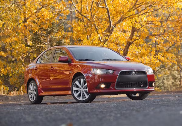 Mitsubishi bat dau phat trien dong Lancer the he moi