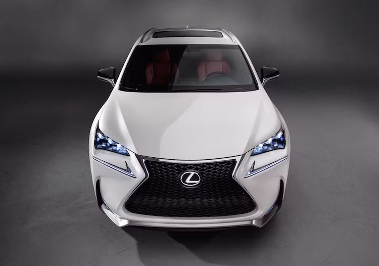 Lexus NX sẽ được Toyota Việt Nam ra mắt chính thức tại Hà Nội vào ngày 26/5 tới. Giá bán dự kiến của xe sẽ là 2,2 tỷ đồng.