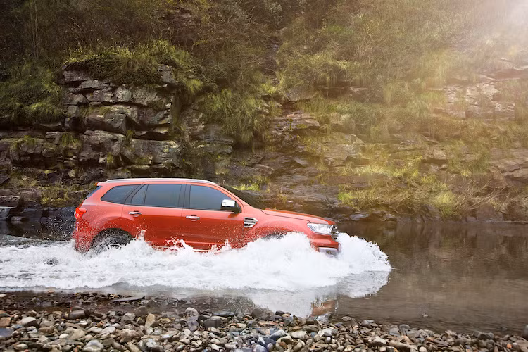 Ford Everest hoàn toàn mới được sản xuất tại nhà máy AutoAlliance Thái Lan thuộc Rayong, Thái Lan. Chiếc xe sẽ được Ford đưa về thị trường Việt Nam vào nửa cuối năm nay.