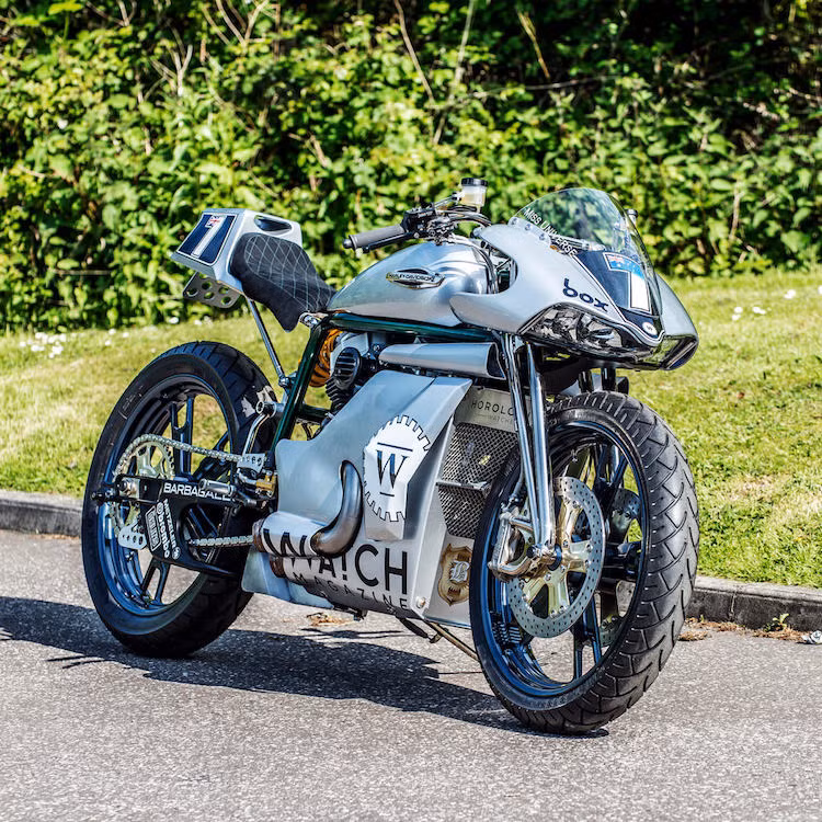 Theo Steve - chủ xưởng Shaw Speed &amp; Custom, Troy muốn một chiếc xe độ lấy cảm hứng từ những chiếc đồng hồ Thuỵ Sĩ, vừa mang nét cổ điển nhưng vẫn đồng thời phải hiện đại.