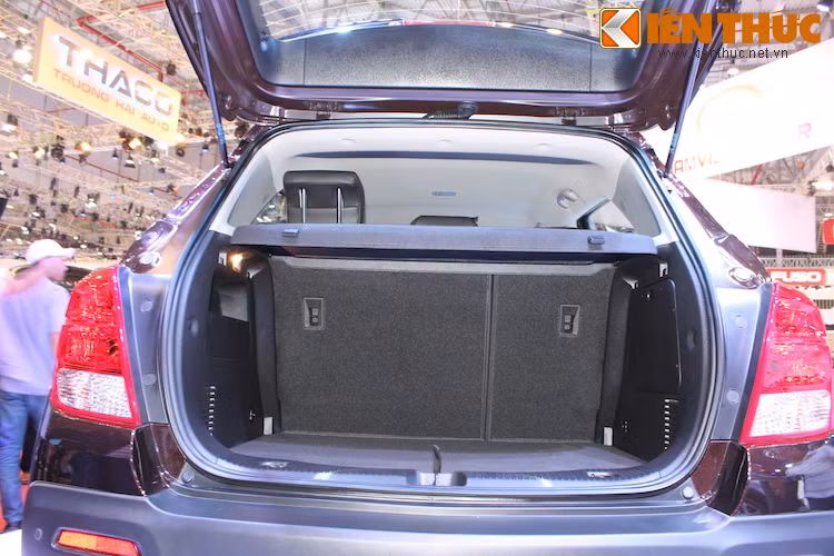 Thể tích khoang hành lý của Trax là 356 lít. Nếu như gập hàng ghế sau lại, thể tích có thể được nâng lên thành 1370 lít.