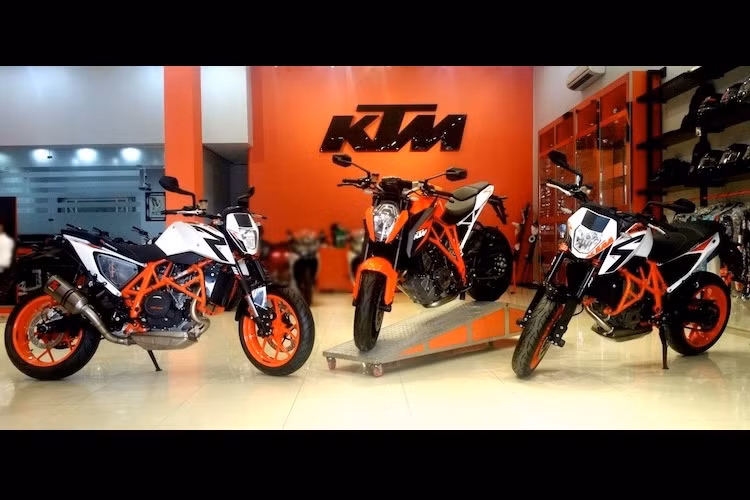 Đồng thời, KTM Việt Nam cũng cho ra mắt nhiều mẫu xe, trong đó đa dạng nhất là dòng naked bike Duke với đầy đủ các phiên bản và tuỳ chọn khác nhau.