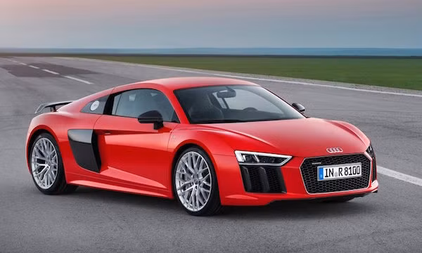 Audi R8 va Lamborghini Huracan sap co ban 